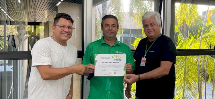 Programa Jogue Limpo com a Cidade entrega certificado Amigo do Meio Ambiente