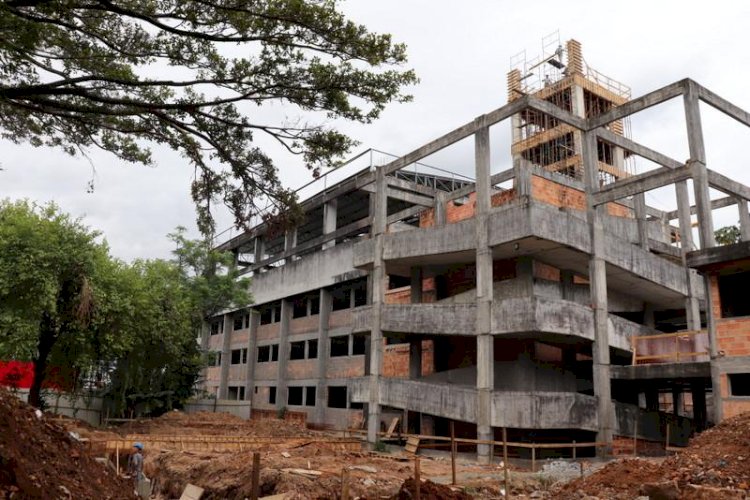 Unesc acompanha de perto obra no novo Centro de Inovação de Criciúma