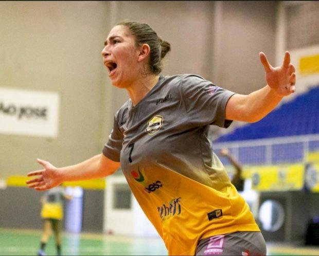 Atleta de handebol feminino de Criciúma é convocada para fase de treinos da Seleção Brasileira Júnior