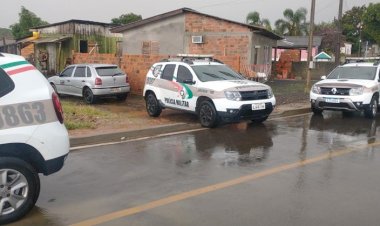 PM prende elementos por assalto, porte de drogas e objetos duvidosos