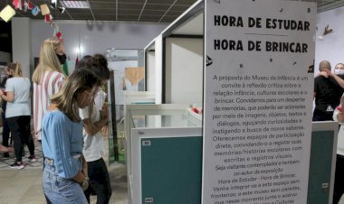 Exposição do Museu da Infância Unesc promove reflexões sobre escola e brincadeiras
