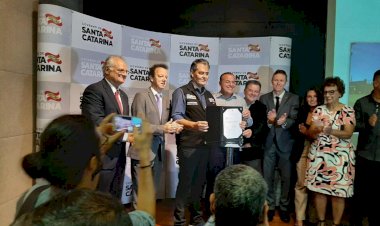 Neguinho assina convênio para aquisição equipamentos da UPA com Governo do Estado