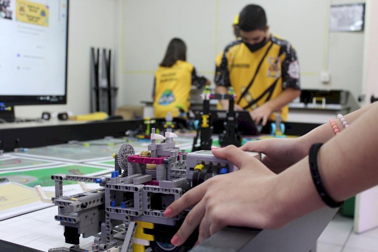 Torneio de robótica da FLL mobiliza estudantes a criar soluções para o transporte