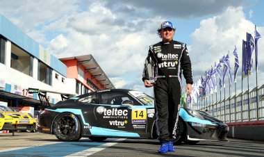 Piloto De Criciúma, André Gaidzinski, fica em segundo lugar na primeira etapa da Porsche Cup Brasil