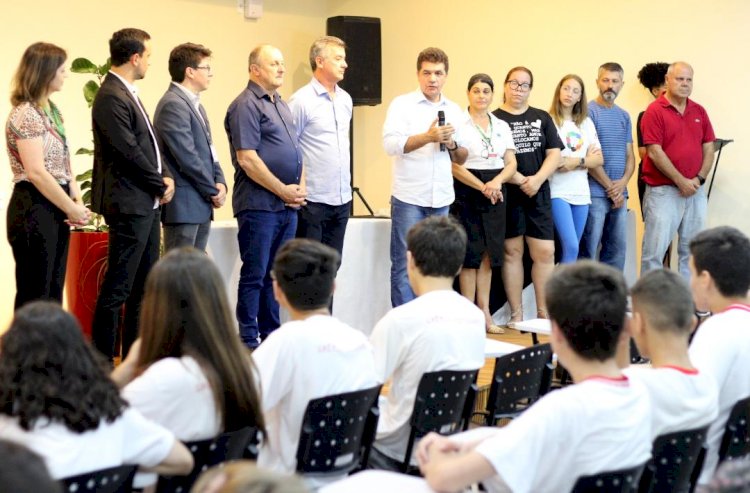 Prefeitura l assina convênio e inicia “Clube de Robótica” nas escolas municipais na próxima semana