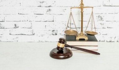 Dupla é condenada por peculato após aplicar golpe de R$ 58 milhões em banco de Tubarão