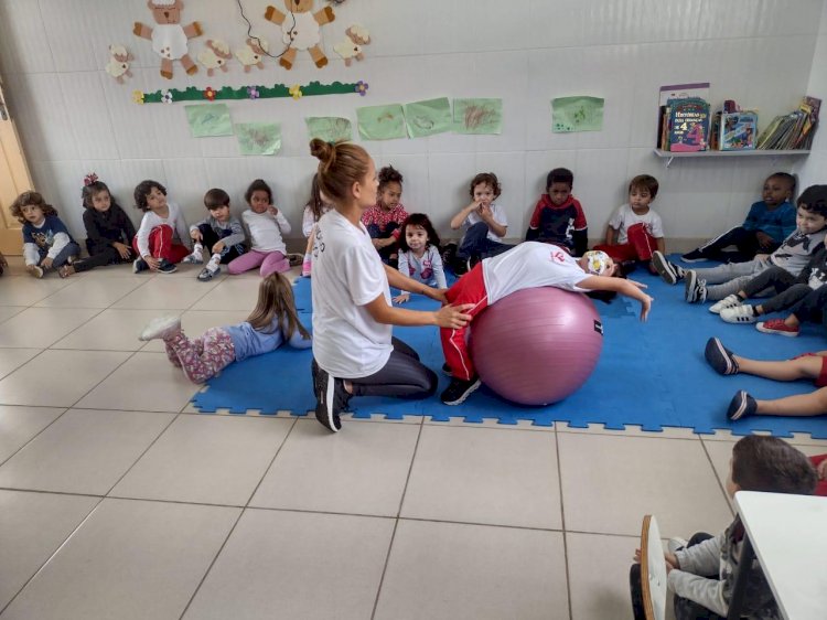 Projeto de Educação Física tem levado jogos e brincadeiras para as crianças dos CEIs da Afasc