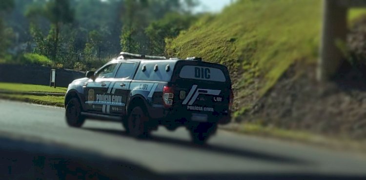 A Polícia Civil realiza operação contra tráfico de drogas e cumpre mandados de buscas em Criciúma