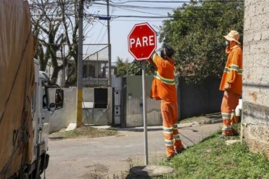 Motociclista será indenizado por ter preferencial cortada por veículo de prefeitura