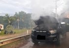 Veiculo pega fogo e bombeiros  conseguem controlar incêndio