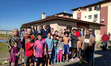 Povo sofrendo no Carmel por Falta de água