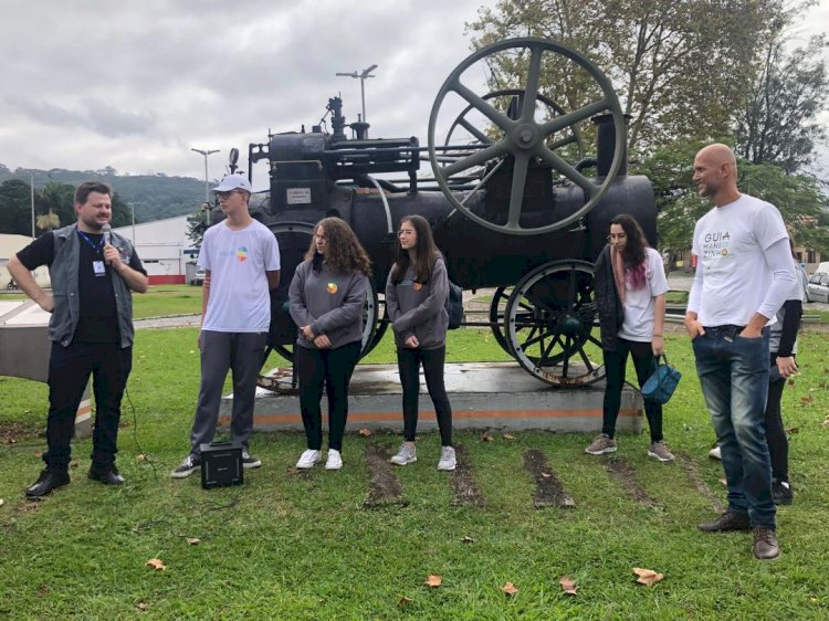 Escola S de Criciúma promove Caminhada Cultural