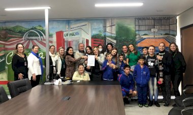 Projeto de lei que garante o acesso à Educação Bilíngue é encaminhado ´para a câmara de  Criciúma