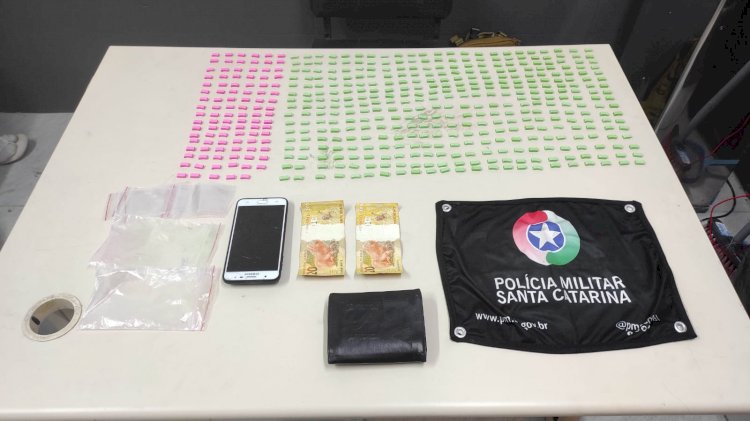 Casal é preso com mais  de 400 comprimidos de Ecstasy