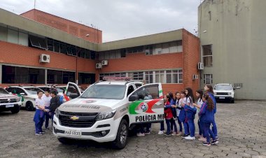 Crianças do Proerd arrecadam R$ 5 mil em Campanha e passam dia de diversão no Batalhão da PM