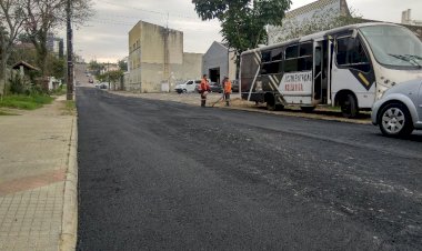 Em Criciúma, cinco ruas na região central recebem revitalização asfáltica