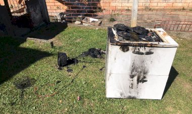 Fogão pode ter causado principio de incêndio em residência