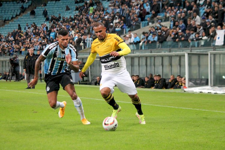 Grêmio é dominado pelo Criciúma no Heriberto Hulse