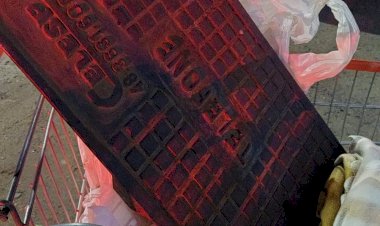 Ladrão se ferrou ao roubar tampa de ferro