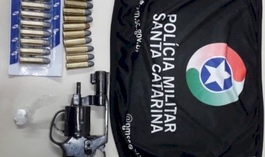 Homem é preso por porte ilegal de arma