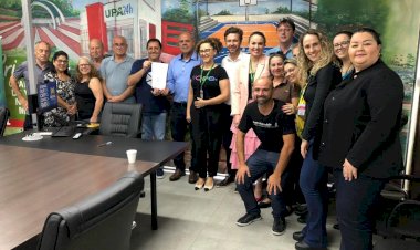 Secretaria de Saúde entrega autorizações para tratamento auditivo