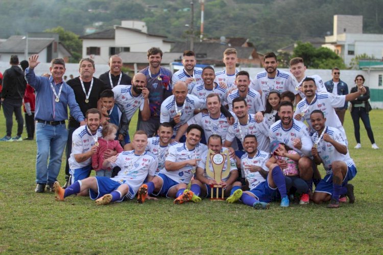 Comercial vence o São Marcos e ergue a taça de campeão do Campeonato Municipal de Futebol de Criciúma