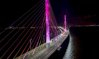 Tráfego em meia pista na Ponte Anita Garibaldi
