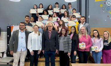 Programa Jovens Talentos da Abadeus forma mais uma turma