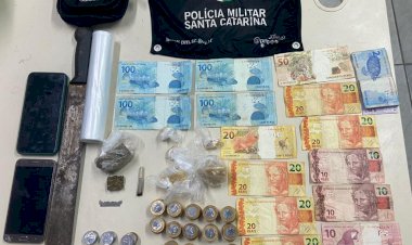 PM aprende droga dinheiro e três pessoas por tráfico de drogas no Jardim União