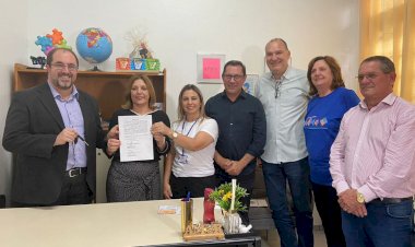 Câmara Municipal de Criciúma doa automóvel para AMA-REC