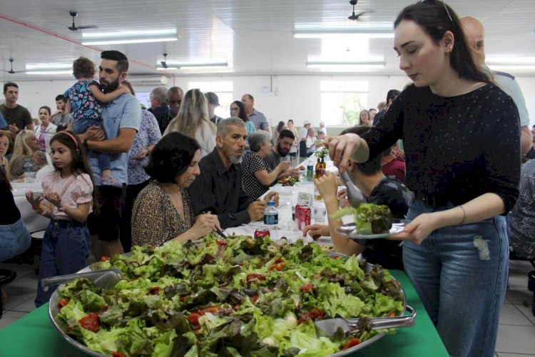 Com casa cheia, Bairro da Juventude recebe o Almoço das Carnes Brancas