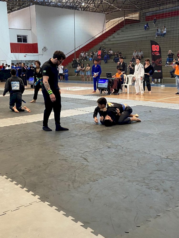 Atletas de Jiujitsu da FME conquistam segundo lugar em campeonato