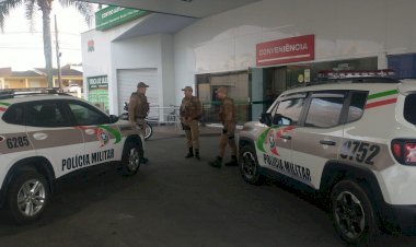 PM prende gatuno dentro de loja furtando cigarros