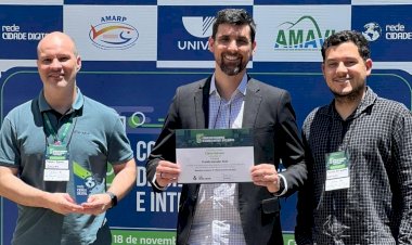 Clésio Salvaro é reconhecido em congresso catarinense pela Plataforma Digital TeleSaúde