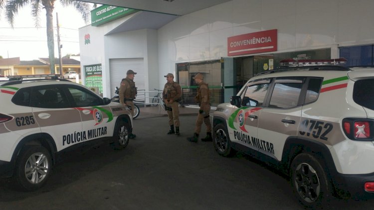 PM prende gatuno dentro de loja furtando cigarros