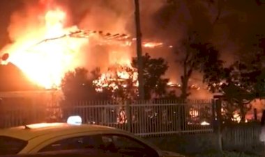Casa de alvenaria pega fogo no Rincão
