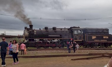Siderópolis recepciona passageiros de trem durante a programação do Natal da Esperança