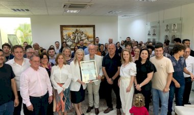 Reitora da Unesc, Luciane Ceretta recebe Moção de aplausos da Câmara de Vereadores de Criciúma