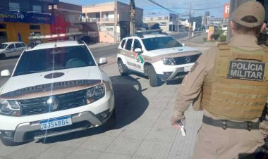 Família é assaltada dentro de veículo em Criciúma