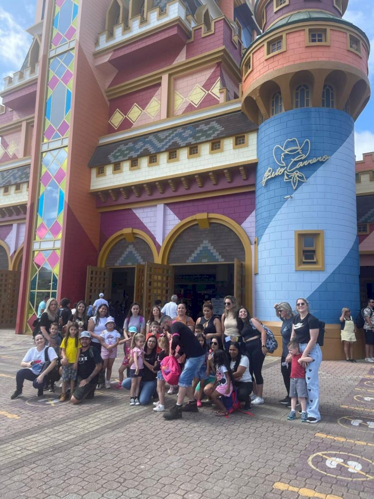 Gincana Minha Escola Consciente encerra com viagem em parque de diversão