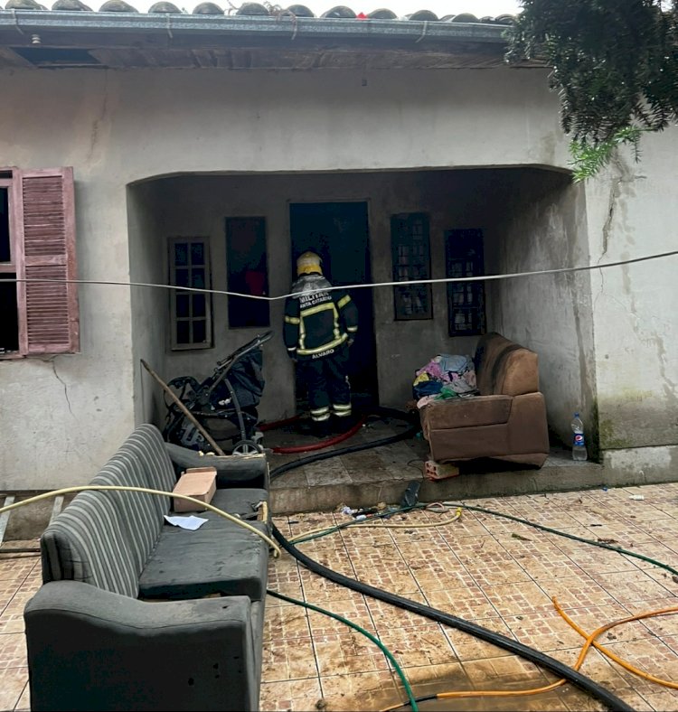 Bombeiros agem rápido e evitam destruição total de residência  no São Francisco