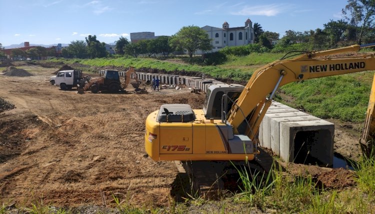 Obras no futuro Parque da Santa Luzia fecha rua por duas semanas