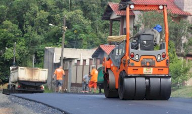 Ruas do bairro Brasília são pavimentadas em Criciúma