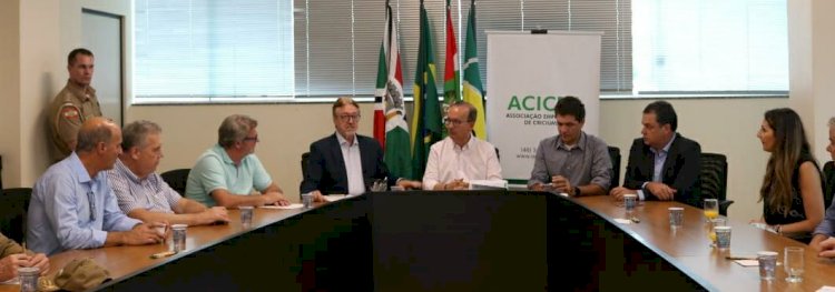 Acic entrega demandas da classe empresarial ao governador Jorginho Mello