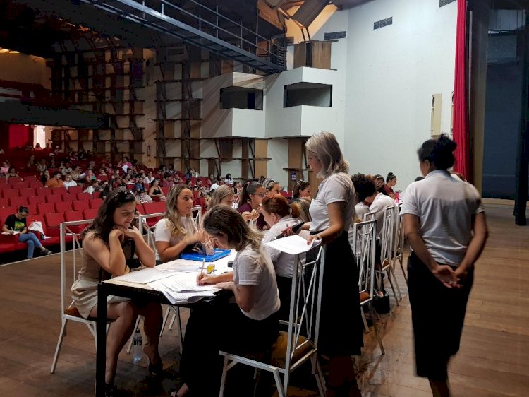 Criciúma: Educação recebe aprovados em concurso público e candidatos a estágio