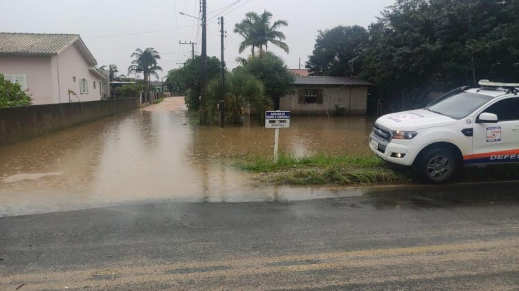 Defesa Civil emite alerta para cuidados com fortes chuvas