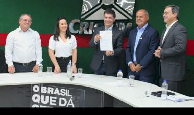 Novos secretários da Prefeitura são empossados em Criciúma