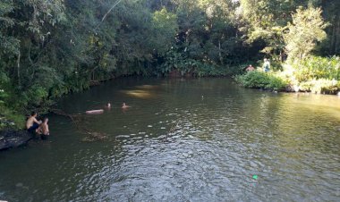 MENOR É REANIMADO PELOS BOMBEIROS APÓS SE AFOGAR EM RIO DE SIDERÓPLIS