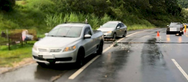 BOMBERIOS APÓS ATENDER UM ACIDENTE SÃO SURPREENDIDO NO MESMO LOCAL COM UM MAIS UM ACIDENTE ENVOLVENDO UM MOTOCILISTA E UM VEÍCULO