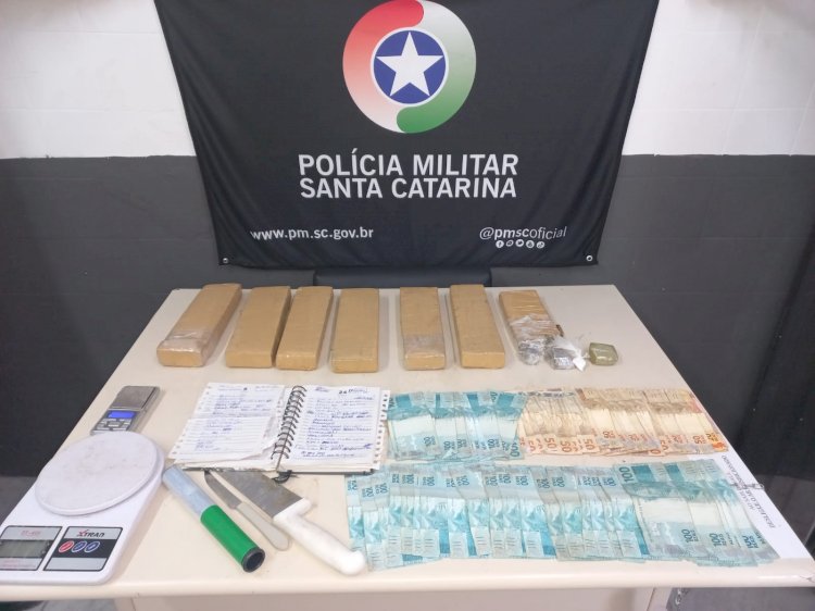 PM PRENDE JOVEM DE 19 ANOS COM MAIS DE 4 kg DE DROGA EM CRICICIÚMA